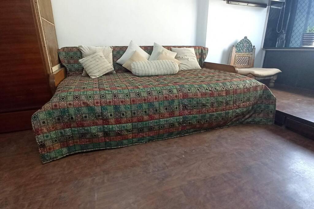 Cozy Private Ac Studio By The Sea Bandstand Bandra W Mumbai Nr Taj Lands End Apartment Екстериор снимка