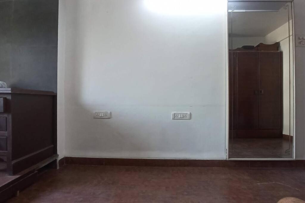 Cozy Private Ac Studio By The Sea Bandstand Bandra W Mumbai Nr Taj Lands End Apartment Екстериор снимка