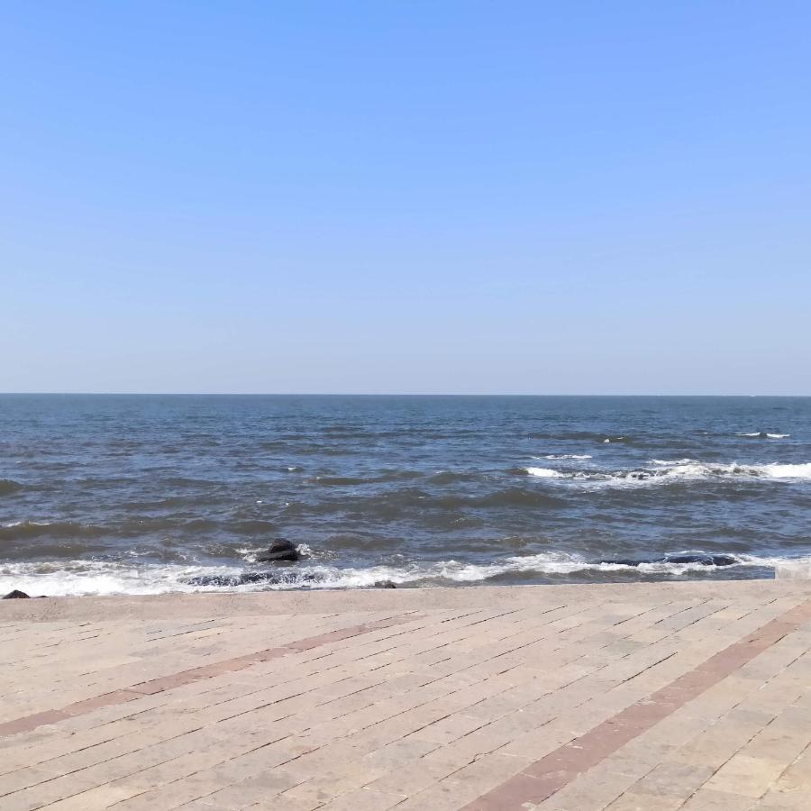 Cozy Private Ac Studio By The Sea Bandstand Bandra W Mumbai Nr Taj Lands End Apartment Екстериор снимка