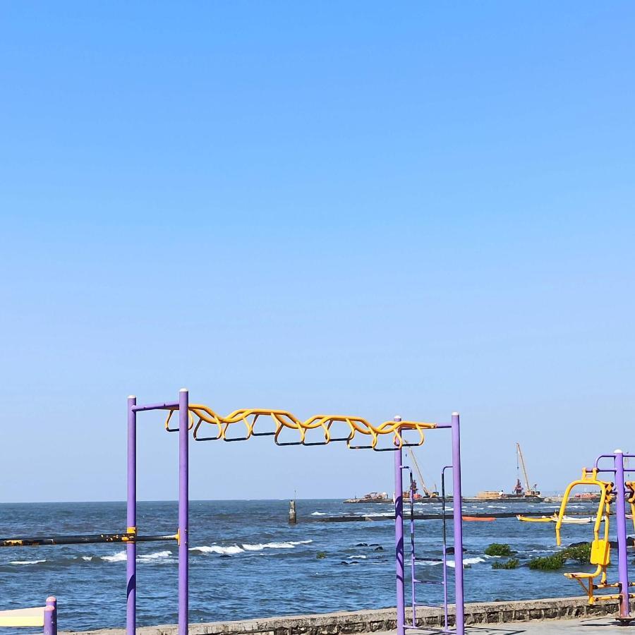 Cozy Private Ac Studio By The Sea Bandstand Bandra W Mumbai Nr Taj Lands End Apartment Екстериор снимка