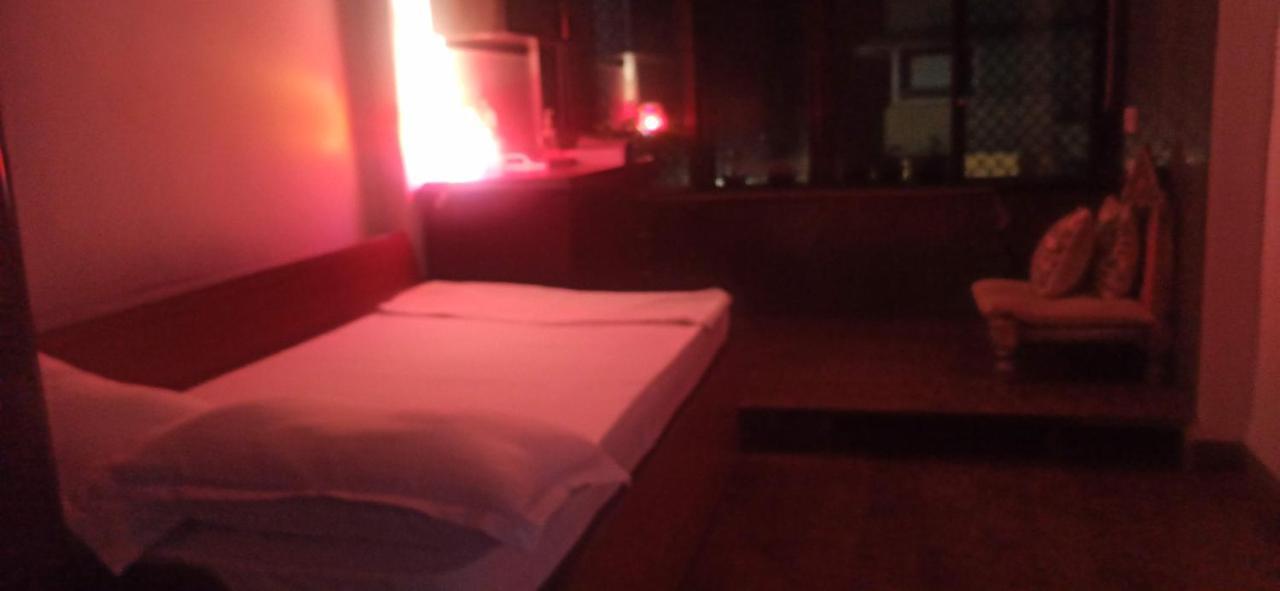 Cozy Private Ac Studio By The Sea Bandstand Bandra W Mumbai Nr Taj Lands End Apartment Екстериор снимка