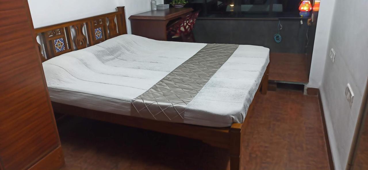 Cozy Private Ac Studio By The Sea Bandstand Bandra W Mumbai Nr Taj Lands End Apartment Екстериор снимка