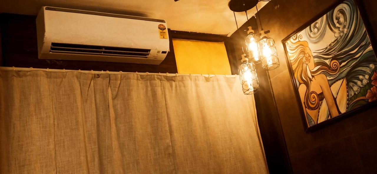 Cozy Private Ac Studio By The Sea Bandstand Bandra W Mumbai Nr Taj Lands End Apartment Екстериор снимка